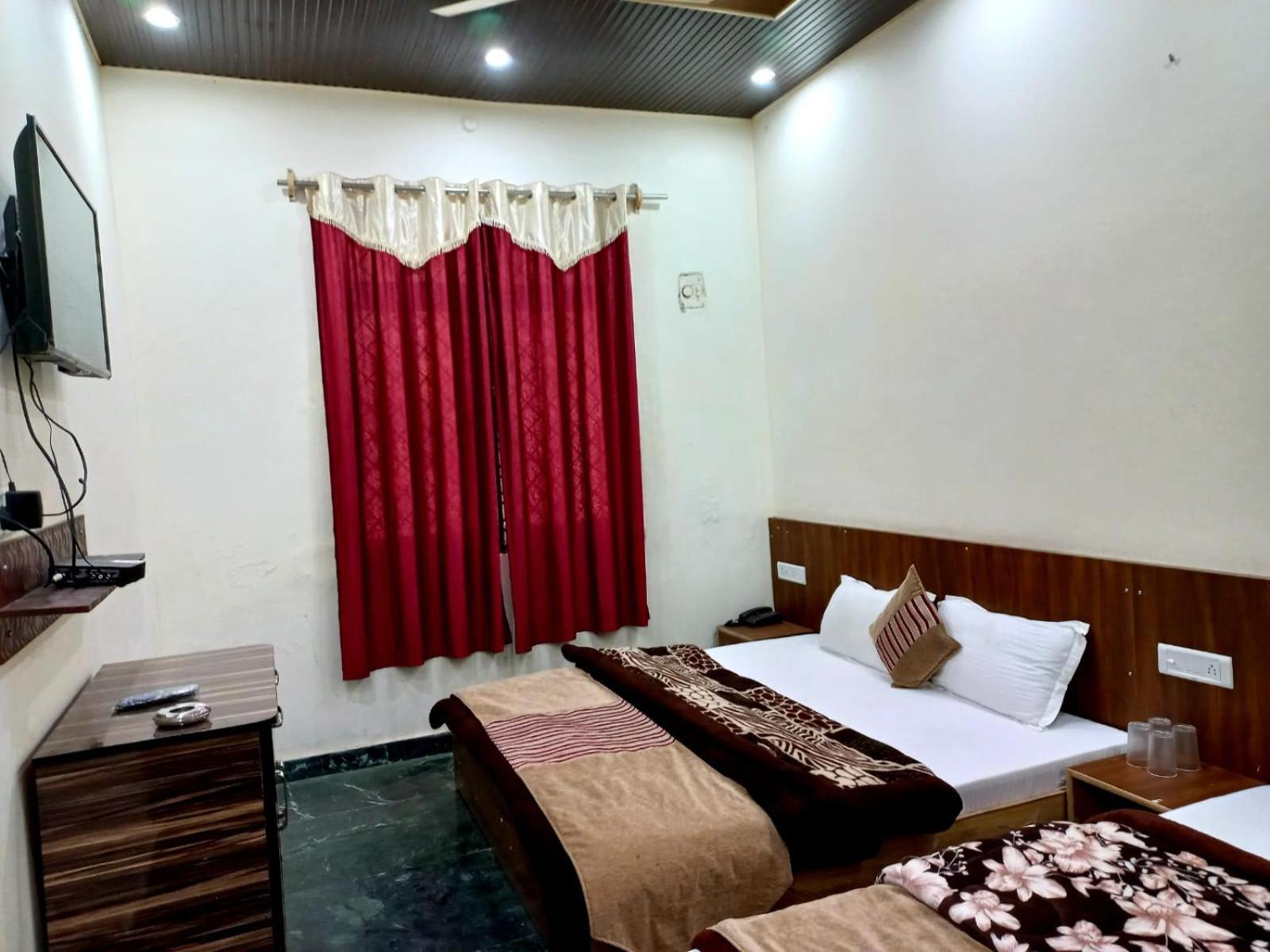 Sunny Pines Resort Лансдаун Екстериор снимка