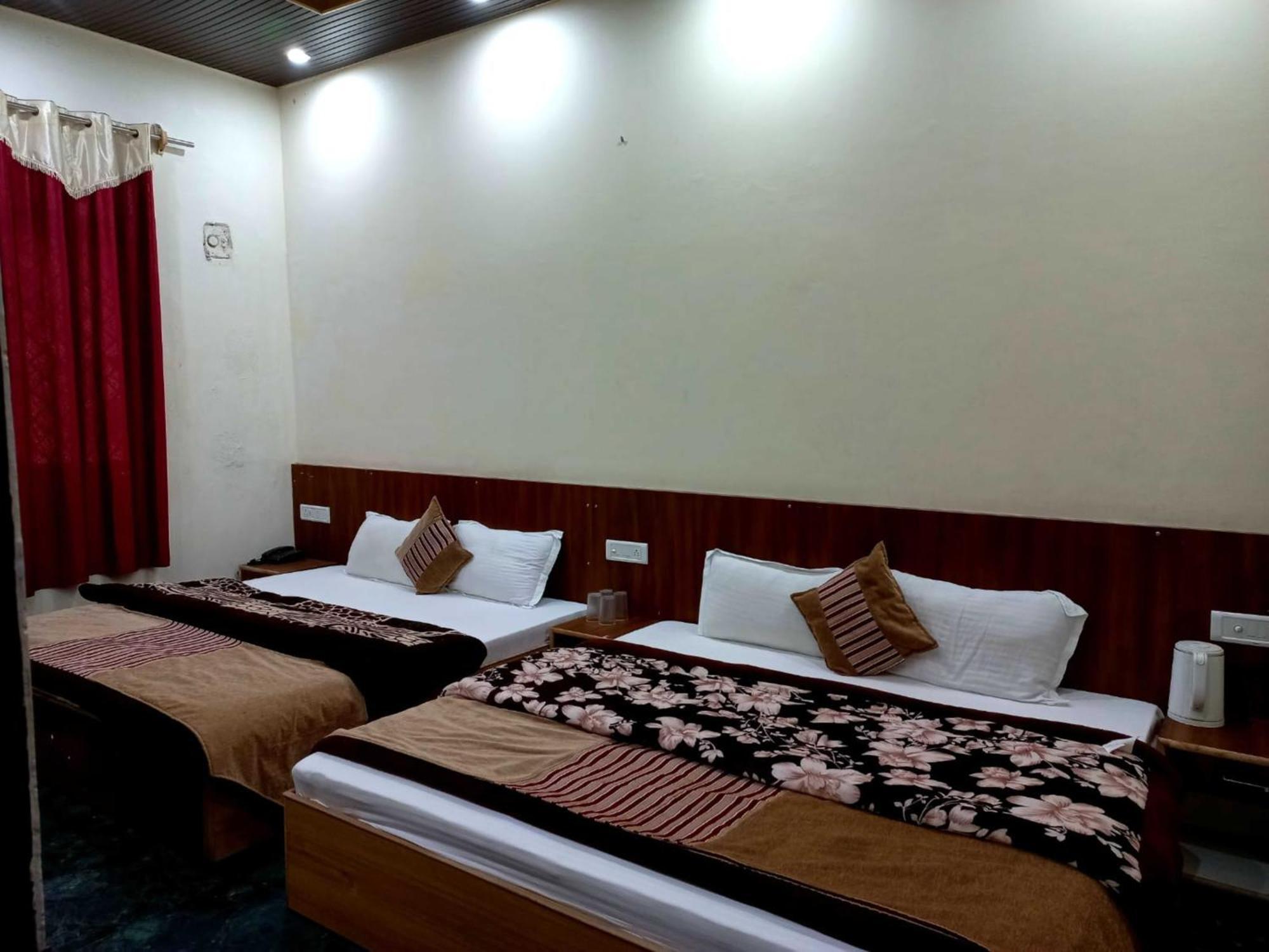 Sunny Pines Resort Лансдаун Екстериор снимка