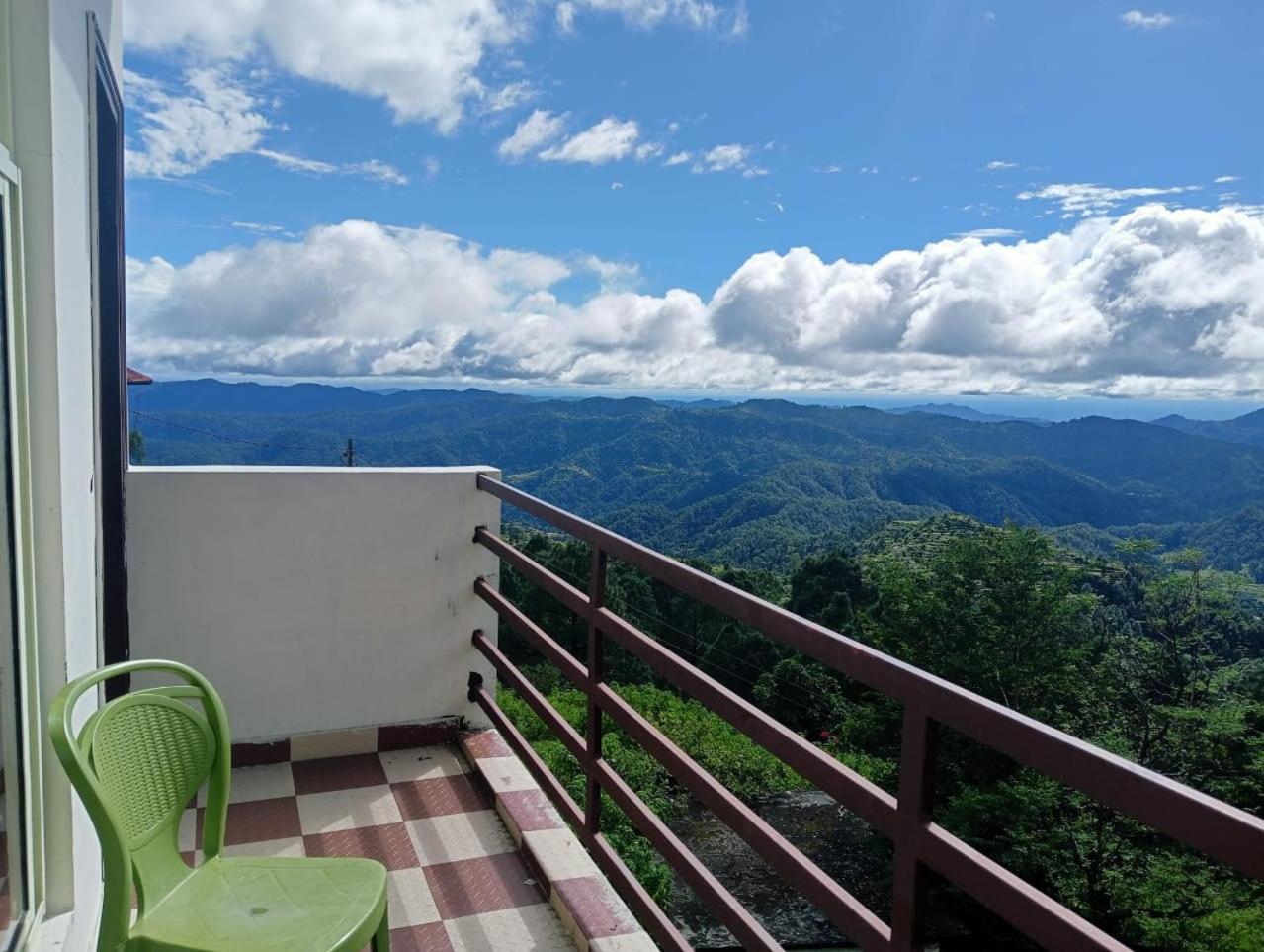 Sunny Pines Resort Лансдаун Екстериор снимка
