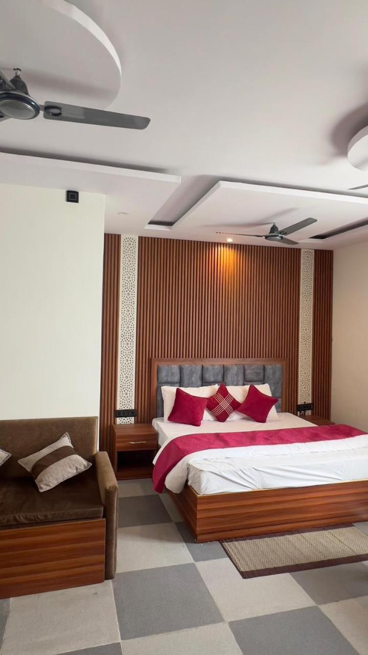 Sunny Pines Resort Лансдаун Екстериор снимка