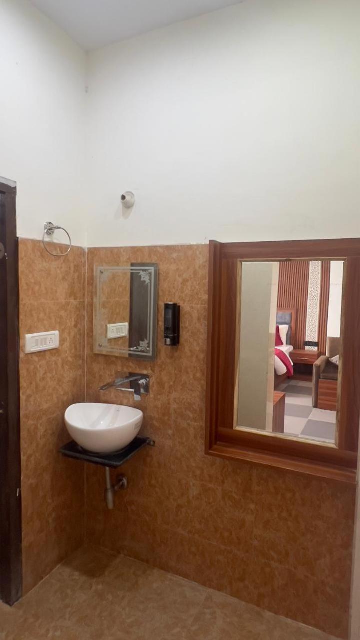 Sunny Pines Resort Лансдаун Екстериор снимка